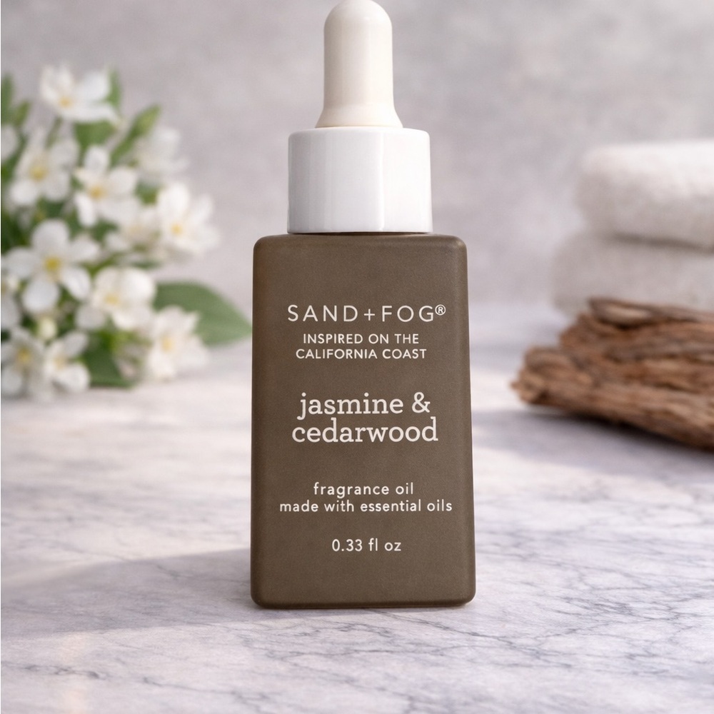 SAND+FOG Jasmine & Cedarwood Fragrance Oil — Olive